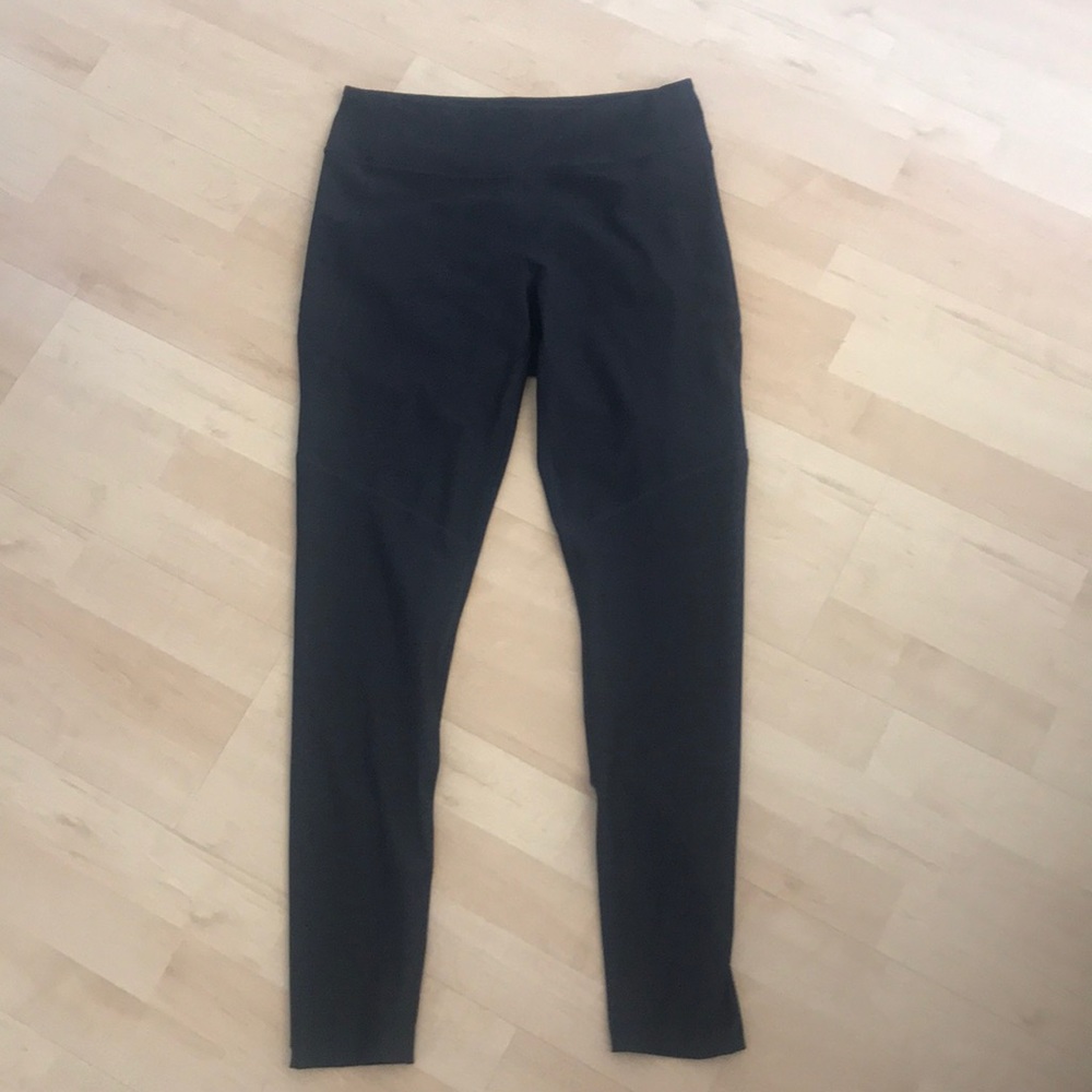 leggings! outdoor voices. NEVER WORN NO TAGS